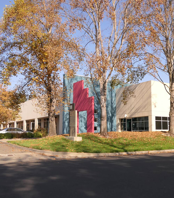 gallery-modern-building-with-fall-colored-trees
