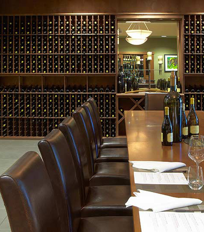 gallery-wine-tasting-room-with-dining-table