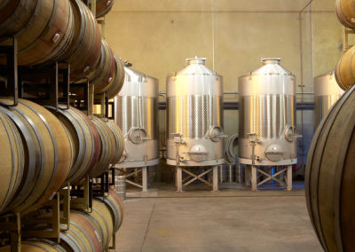 wine-tanks-and-wine-barrells